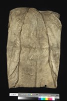 藏品(男子皮製無袖長衣)的圖片